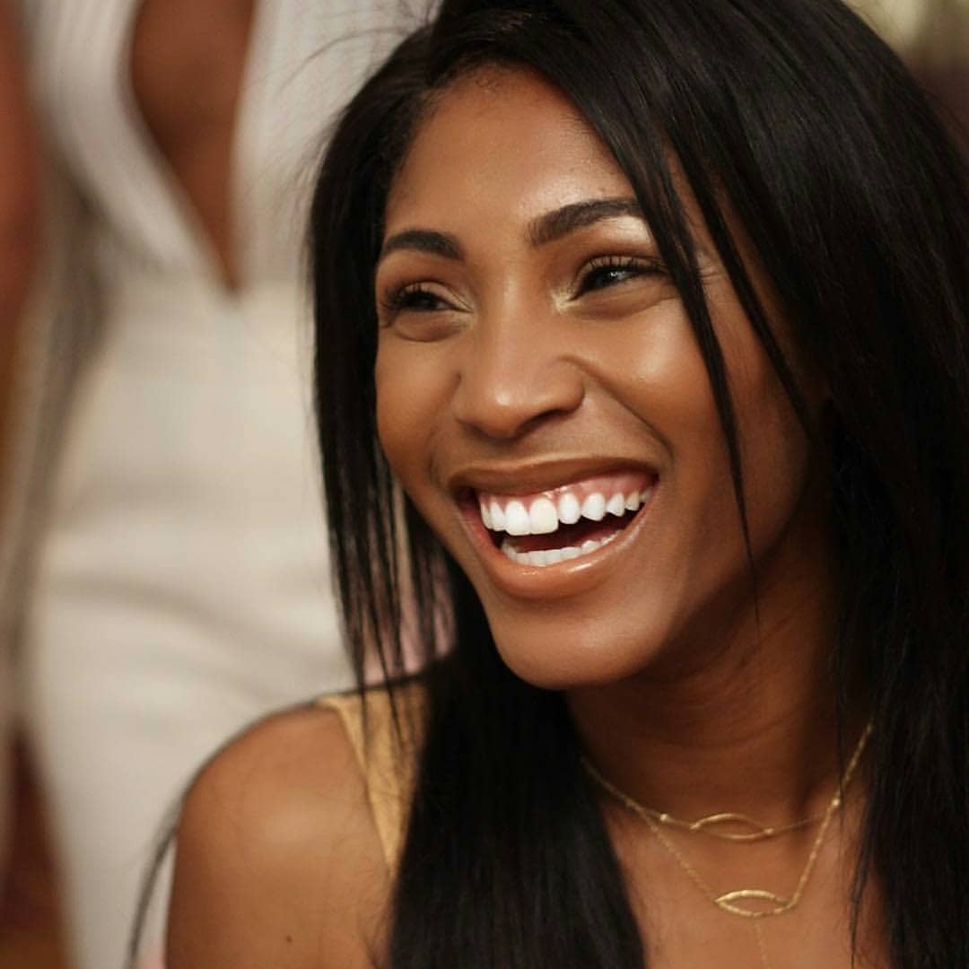 "A woman whose smile is open and whose expression is glad has a kind of beauty no matter what she wears." - Anne Roiphe
#Xsandys #xsandysempower
#smilemore #HappyMonday #morethanhair - #regrann 
Xsandyshairandcosmetics.com